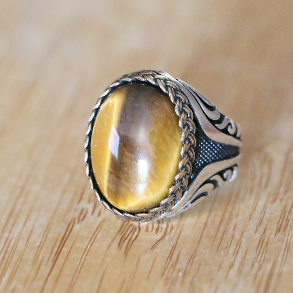 925 Sterling Silver Men's Ring with Tiger Eye - Picture 2 of 13